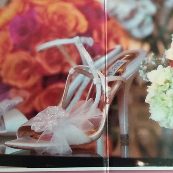 Badgley Mischka Rose gold tulle flower brooch wedding heels 5.5 - Picture 2 of 8